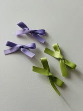 Load image into Gallery viewer, Berry Bow Clip 2-pack: Purple
