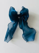 Load image into Gallery viewer, The Gulf Double Bow Barrette: Navy
