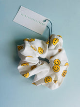 Load image into Gallery viewer, Smiley Oversized Scrunchie
