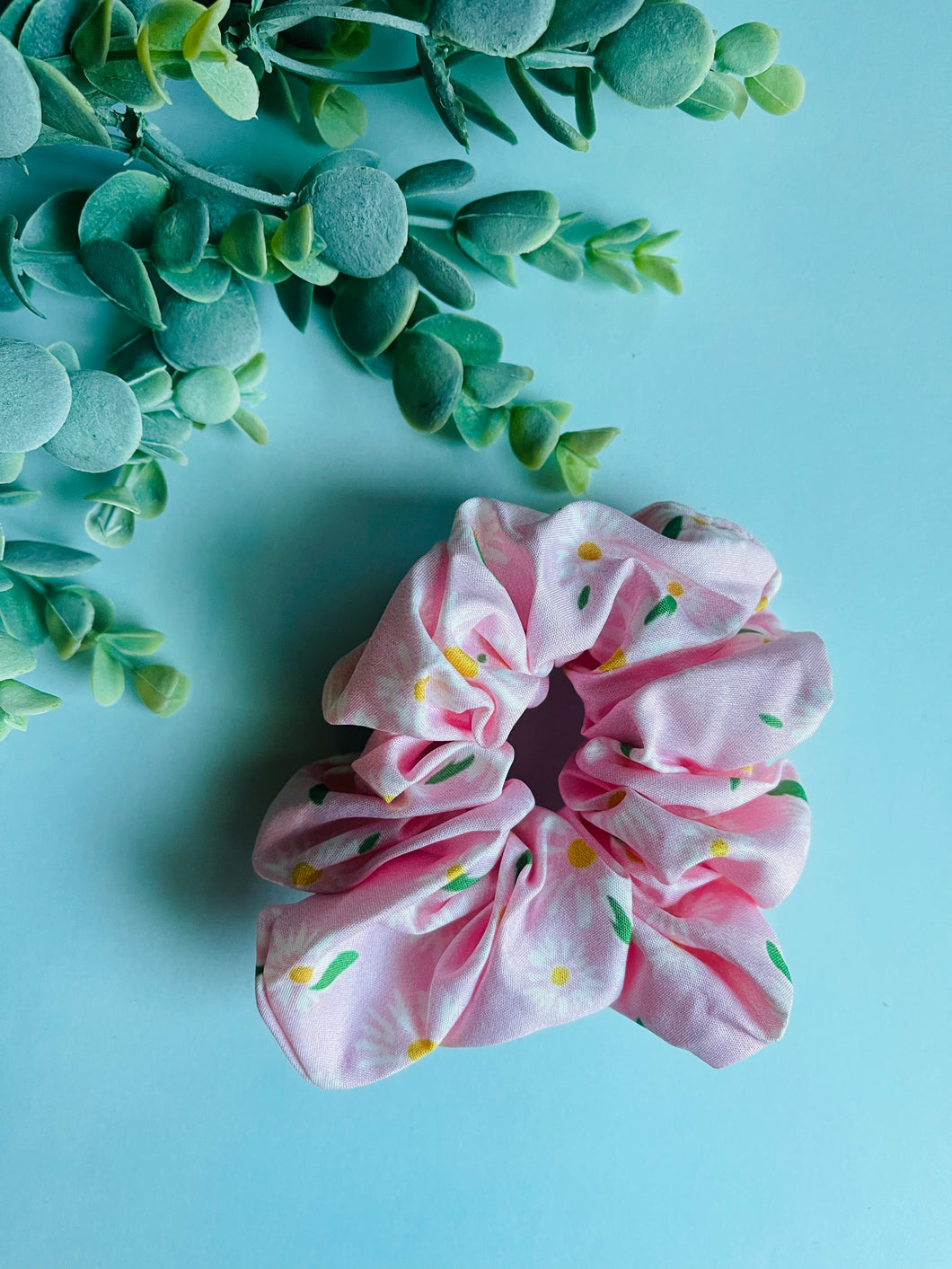 Oversized Pink Daisy Scrunchie